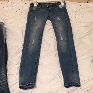 8 pairs of Jeans, very stylish & VERY CHEAP‼️